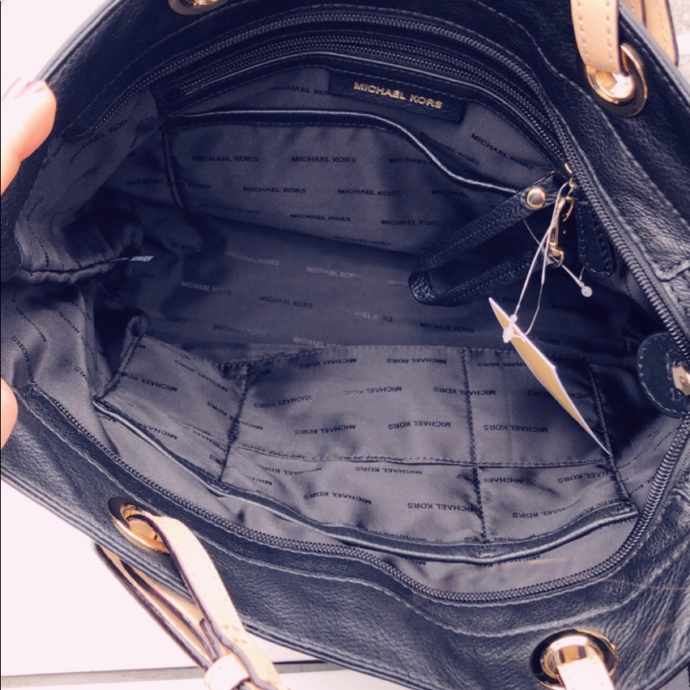 Authentic MK purse 👜